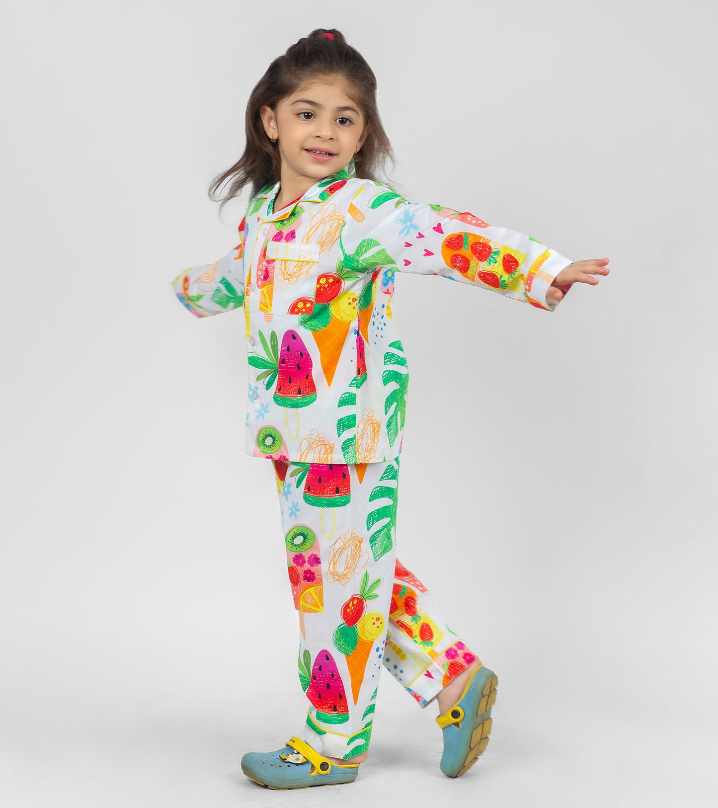 Cheerful Summery Colours Printed Girls Nightsuit Set