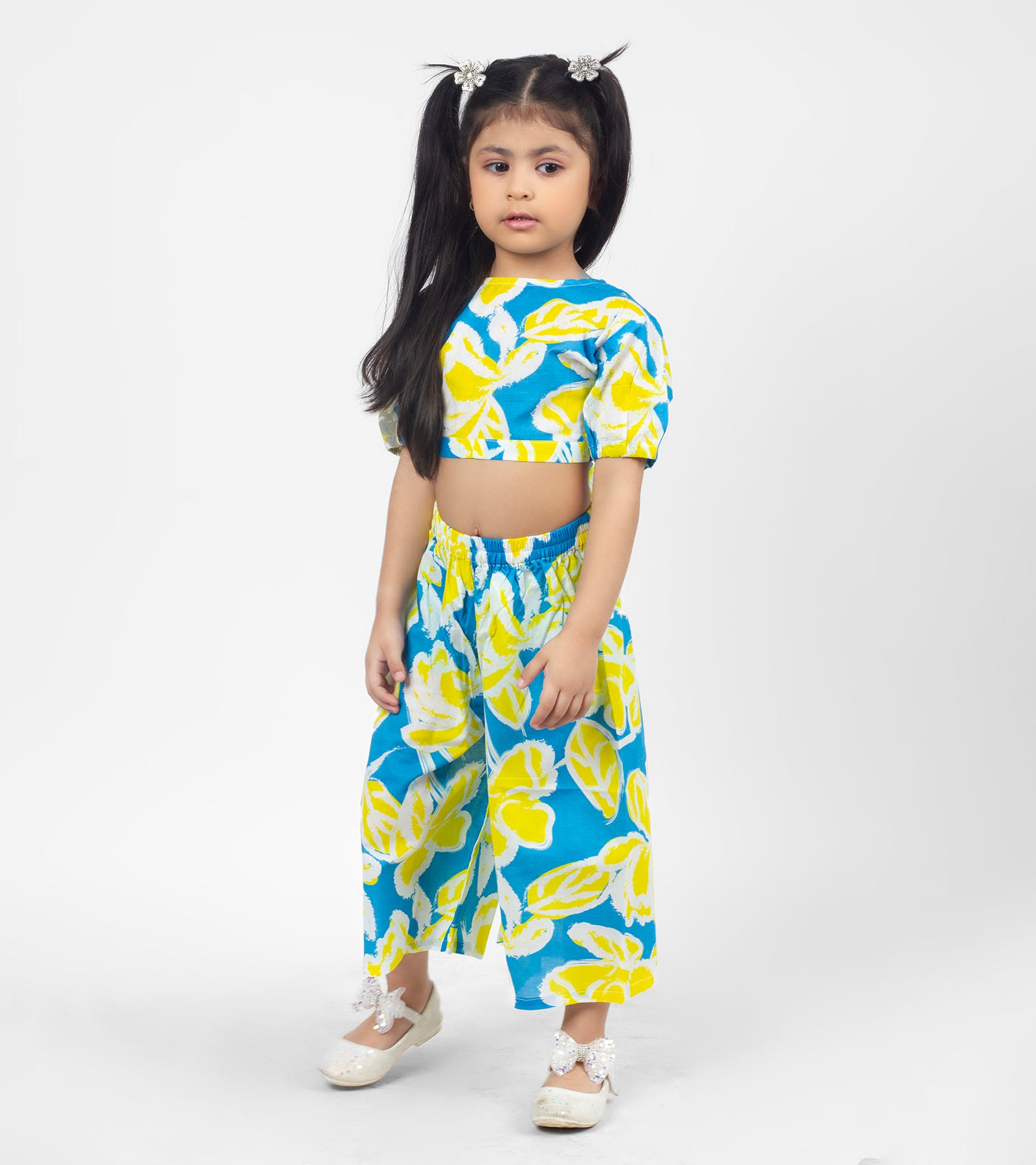 Exploring the Charms of Girls Clothing Sets, by Dishashah